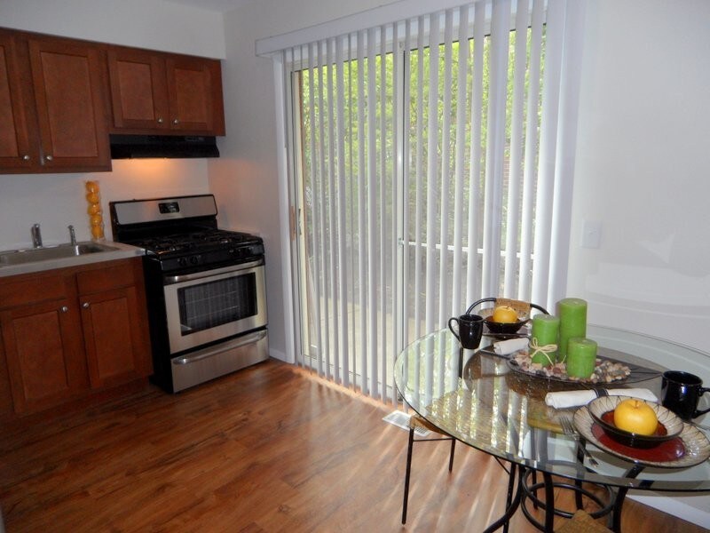 Primary Photo - 11 Bonaparte Dr
