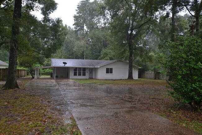 Building Photo - 736 Castlewood St