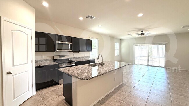 Foto del edificio - 30827 W Flower St