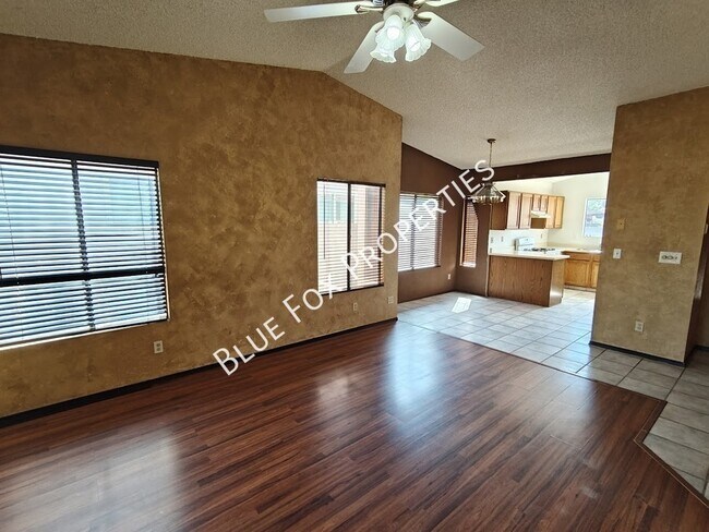 Foto del edificio - 9073 N Tiger Eye Way