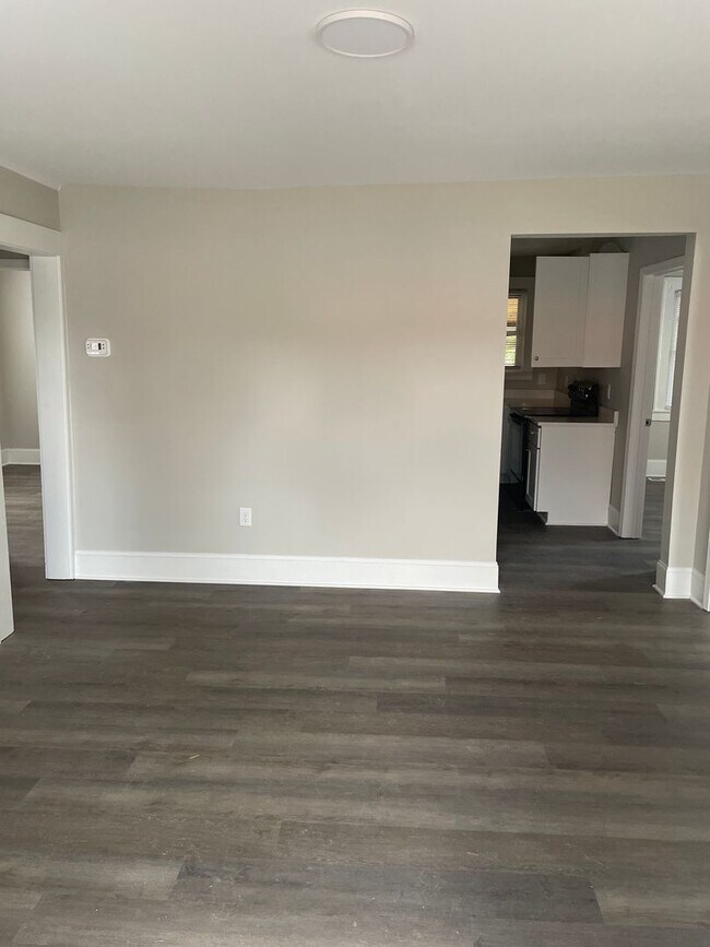 Building Photo - 635 W Northwest Blvd