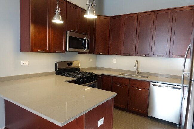 Foto del edificio - 2350 W Belle Plaine Ave