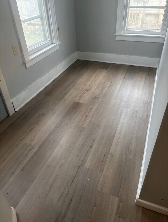 Foto del edificio - 623 W Main St