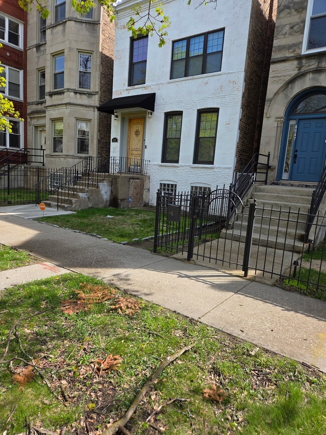 Building Photo - 6543 S Drexel Ave