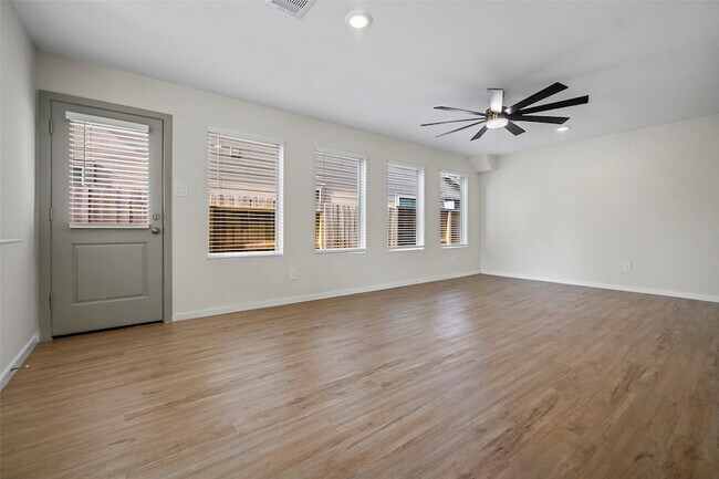 Building Photo - 17722 Grv Hl Dr