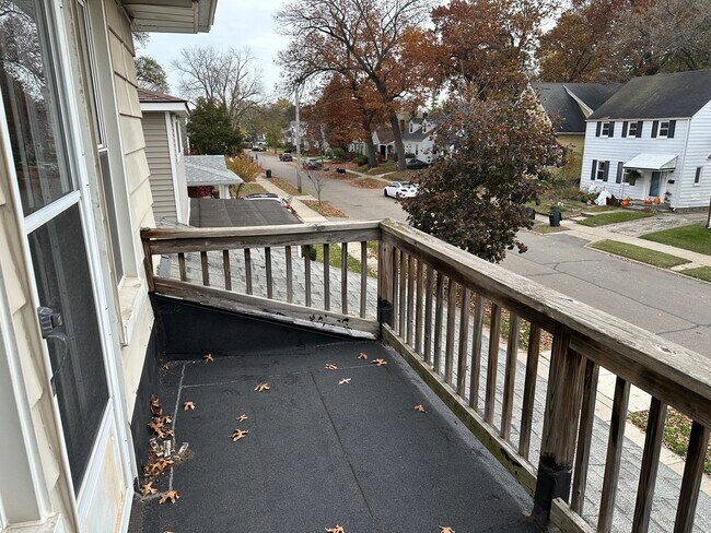 Front Balcony - 217 E Drayton St