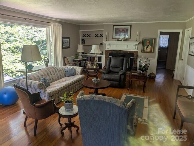 Foto del edificio - 110 Hillside Ct