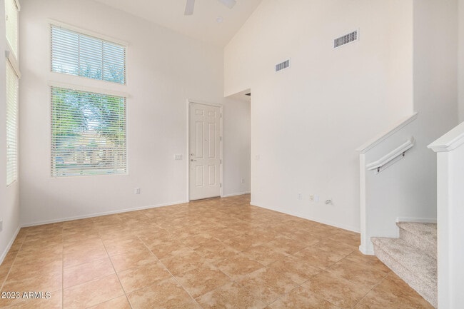 Building Photo - 15240 N 142nd Ave