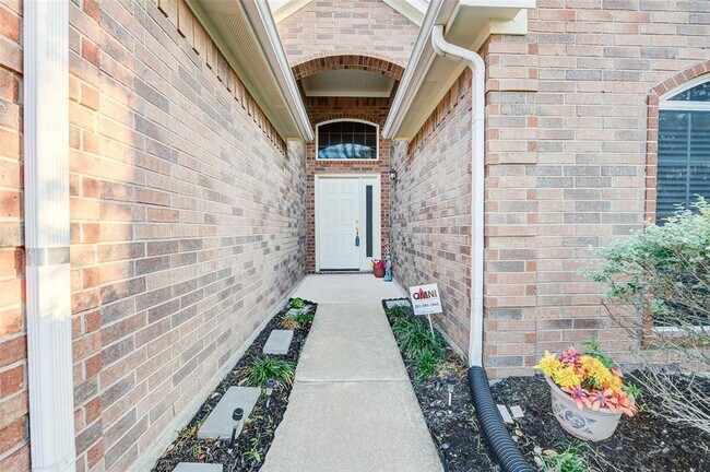 Building Photo - 21119 Sun Haven Dr