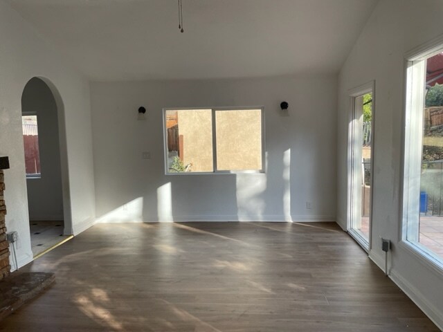 Foto del edificio - 10291 Sunland Blvd