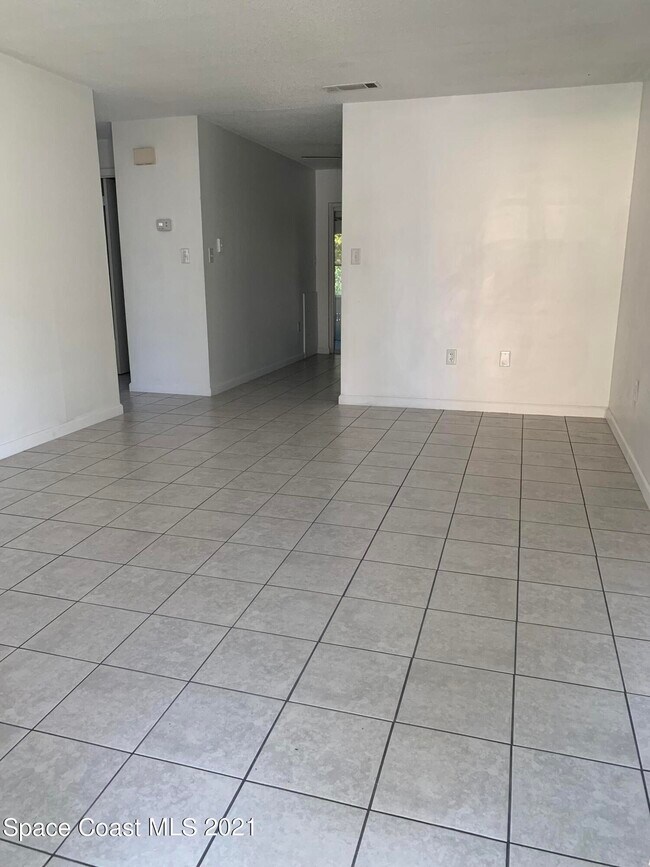 Foto del edificio - 741 Venus Dr