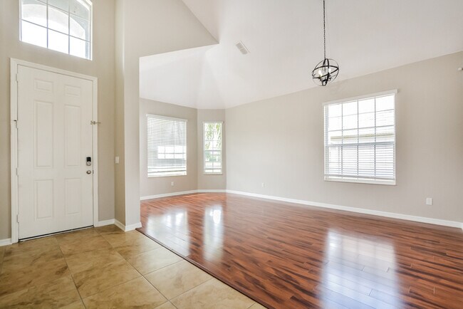 Foto del edificio - 4-Bedroom Grand Island Home