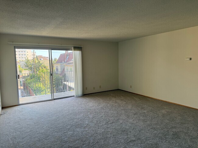 Foto del edificio - 2000 Durant Ave