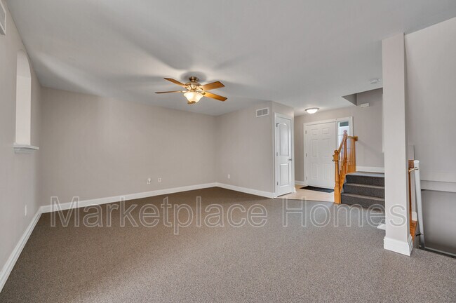 Building Photo - 412 N Grainger Ln