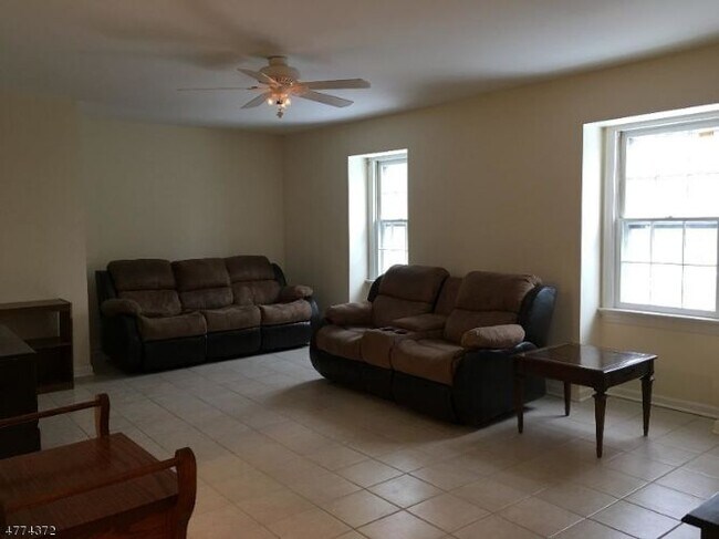 Foto del edificio - 139 Osprey Rd