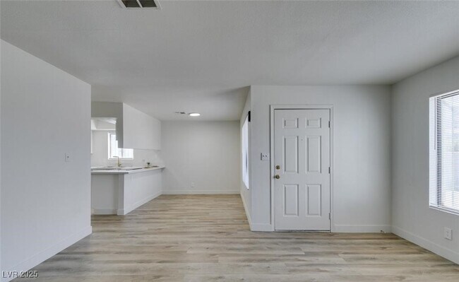 Foto del edificio - 6932 Kilgore Dr