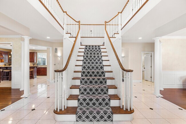 Two story Foyer - 6 Tudor Ln