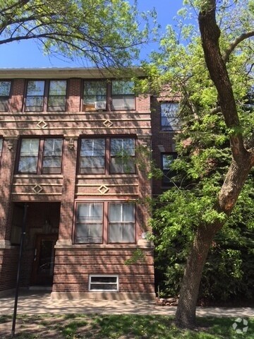 Building Photo - 2200 W Berteau Ave