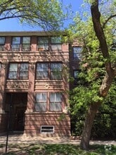 Building Photo - 2200 W Berteau Ave