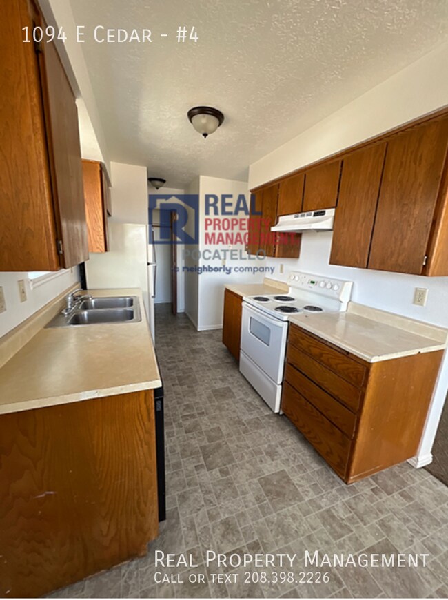 Foto del edificio - 2 Bedroom 1 bath Apartment - Pet Friendly