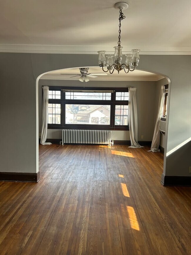 Foto del edificio - 3923 Upton Ave N