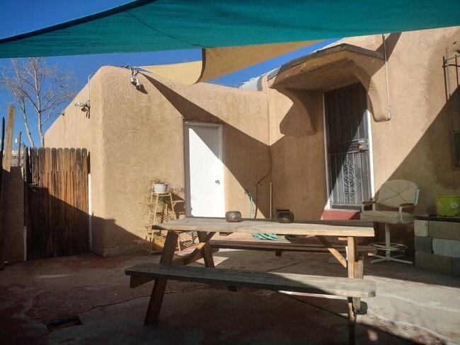 Building Photo - 1204 Coal Ave SE