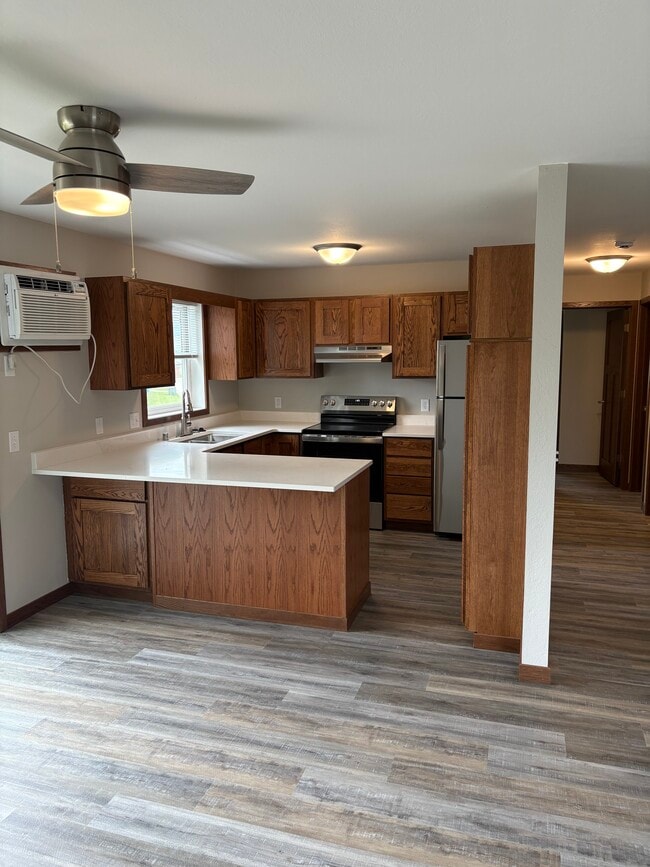 Building Photo - 803 Meadowview Ln
