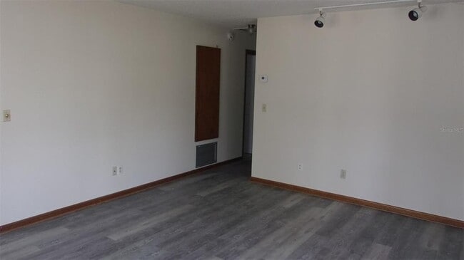 Building Photo - 10030 SW 90th Ct