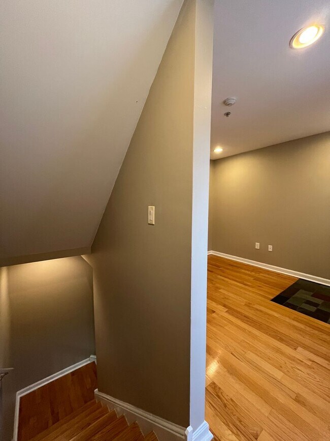 Foto del edificio - Cozy One Bedroom Townhome w/ All Amenities In The Heart of Northern Liberties!