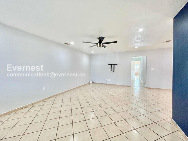 Building Photo - 3030 Anzio Dr