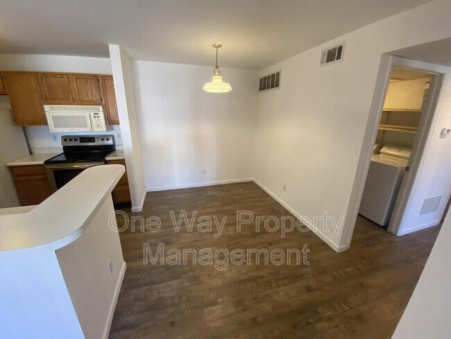 Building Photo - 2820 17th Ave
