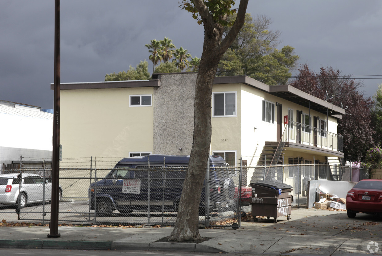 Primary Photo - 3037 San Pablo Ave