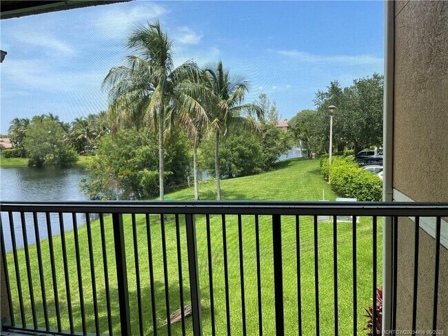 Foto del edificio - 3637 NW Adriatic Ln