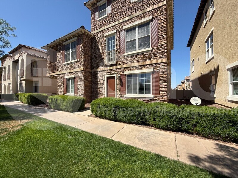 Foto principal - 3683 E Leslie Dr