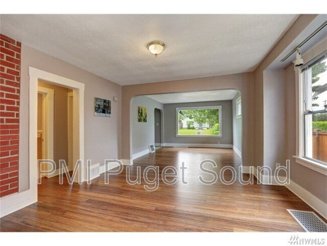 Foto del edificio - 1108 S Ridgewood Ave