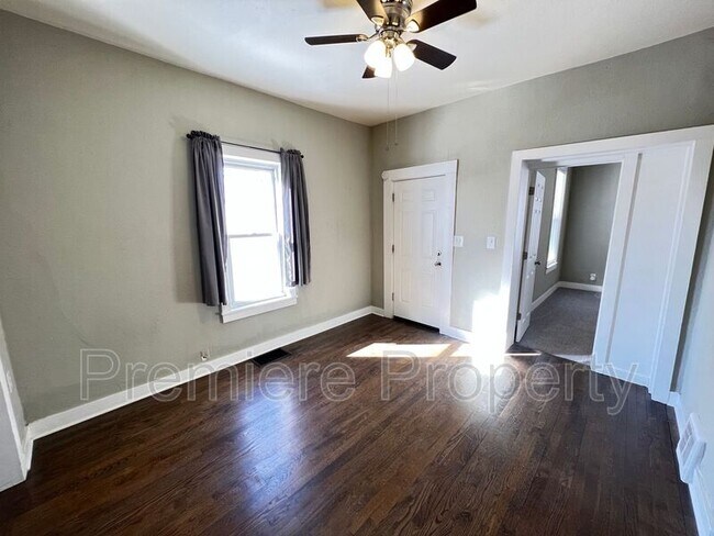 Foto del edificio - 275 S 8th St