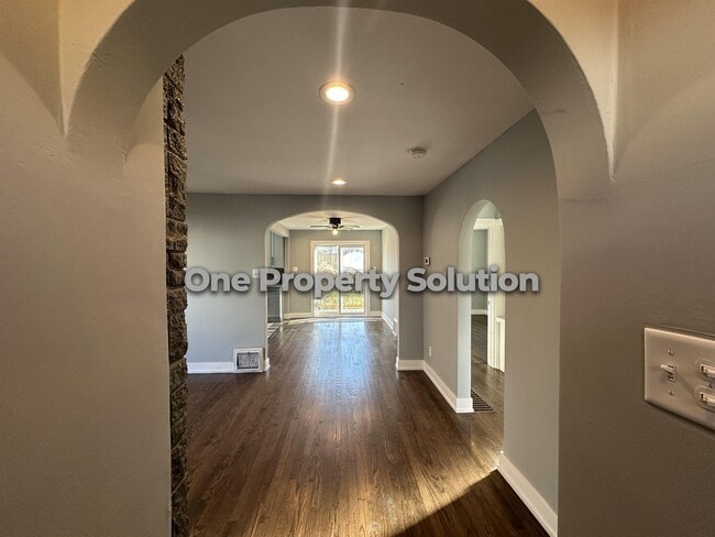 Building Photo - 6741 Columbia Ave