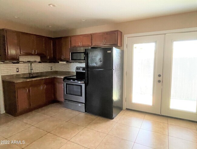 Foto del edificio - 512 N Valley Dr