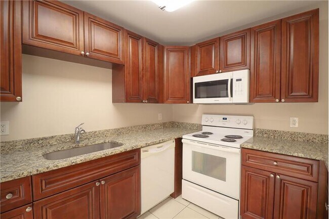 Building Photo - 4360 Lilac St