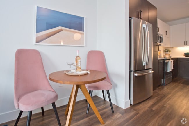 1BR, 1BA - 1B-2 - 744 SF - Trovita Rio