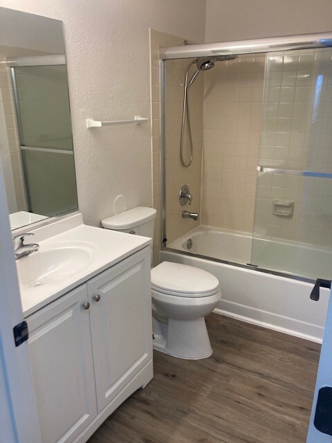 Bathroom - 6229 N Regal St