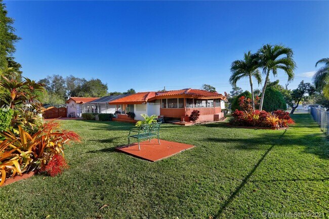 Building Photo - 17320 SW 89th Ave