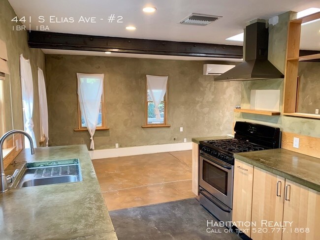 Building Photo - Studio Guesthouse in Historic Elysian Grove