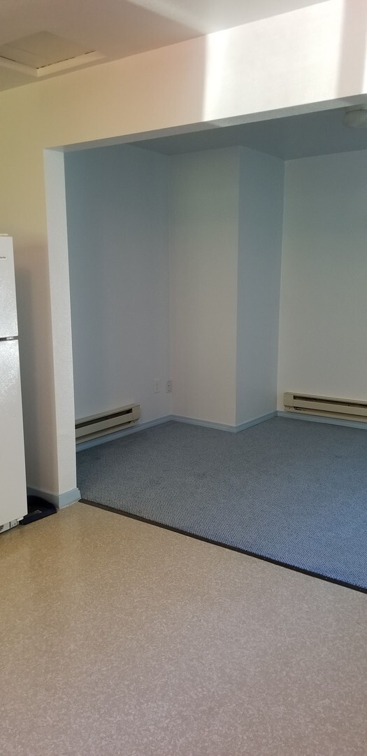 Building Photo - 1 bedroom duplex in Rochester