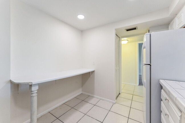 Building Photo - 250 NW 67th St