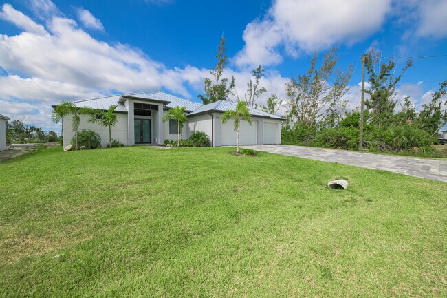 Foto del edificio - 3432 SW 8th St