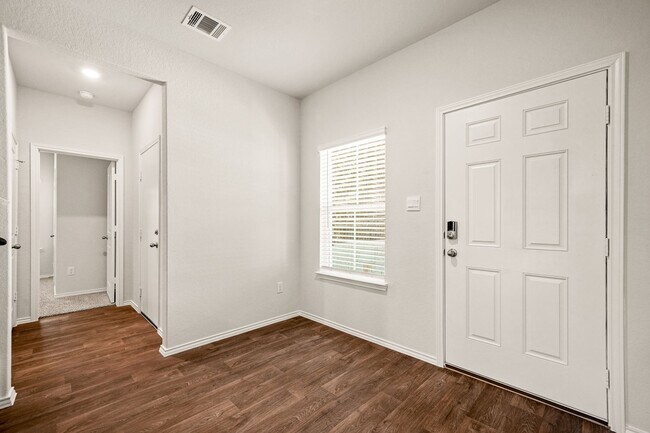 Foto del edificio - BRAND NEW HOUSE LOCATED IN RIVERSTONE AT WESTPOINTE SAN ANTONIO TX 78253