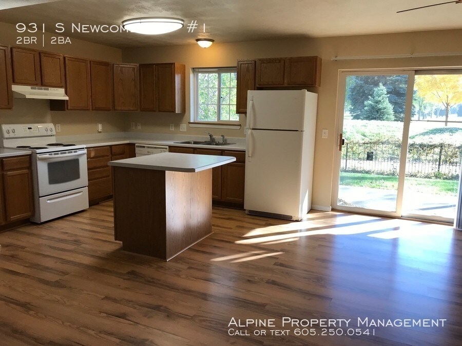 Foto principal - 931 S Newcomb Ave