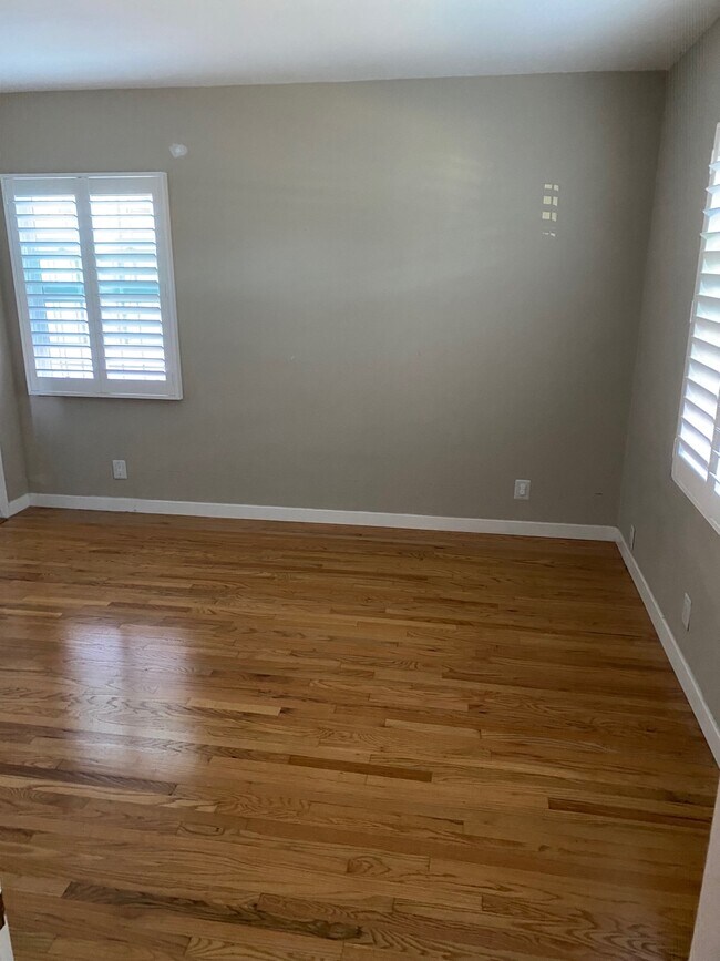 Foto del edificio - 3931 Somerset Dr