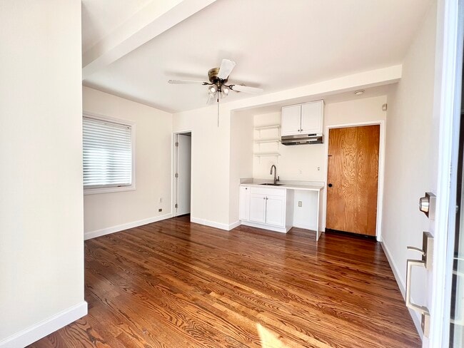 Building Photo - 18902 Victory Blvd